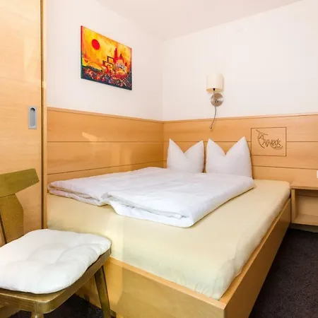 Tanneck Garni Apartment