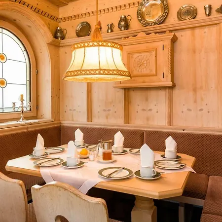 Tanneck Garni Apartment Berwang